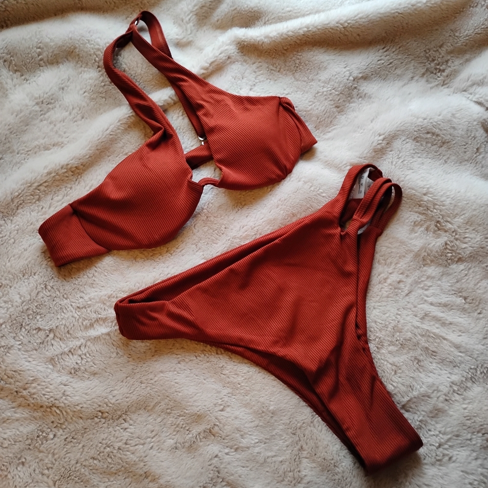 NWOT Zaful Rust Bikini Set Lg.